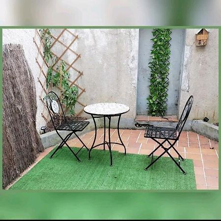 Charmant Deux Pieces Dans Le Vieux Montluçon Esterno foto